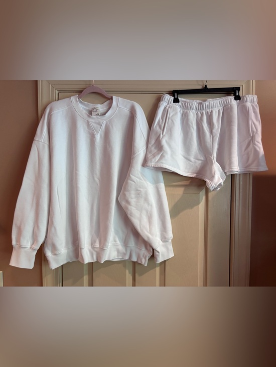 Offline by Aerie Tops - Offline by Aerie White Crewneck Sweatshirt and sweat shorts Set